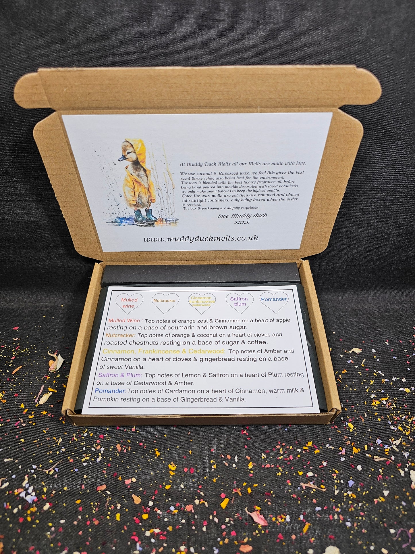 Cosy Night's collection of 20 wax melts in a gift box