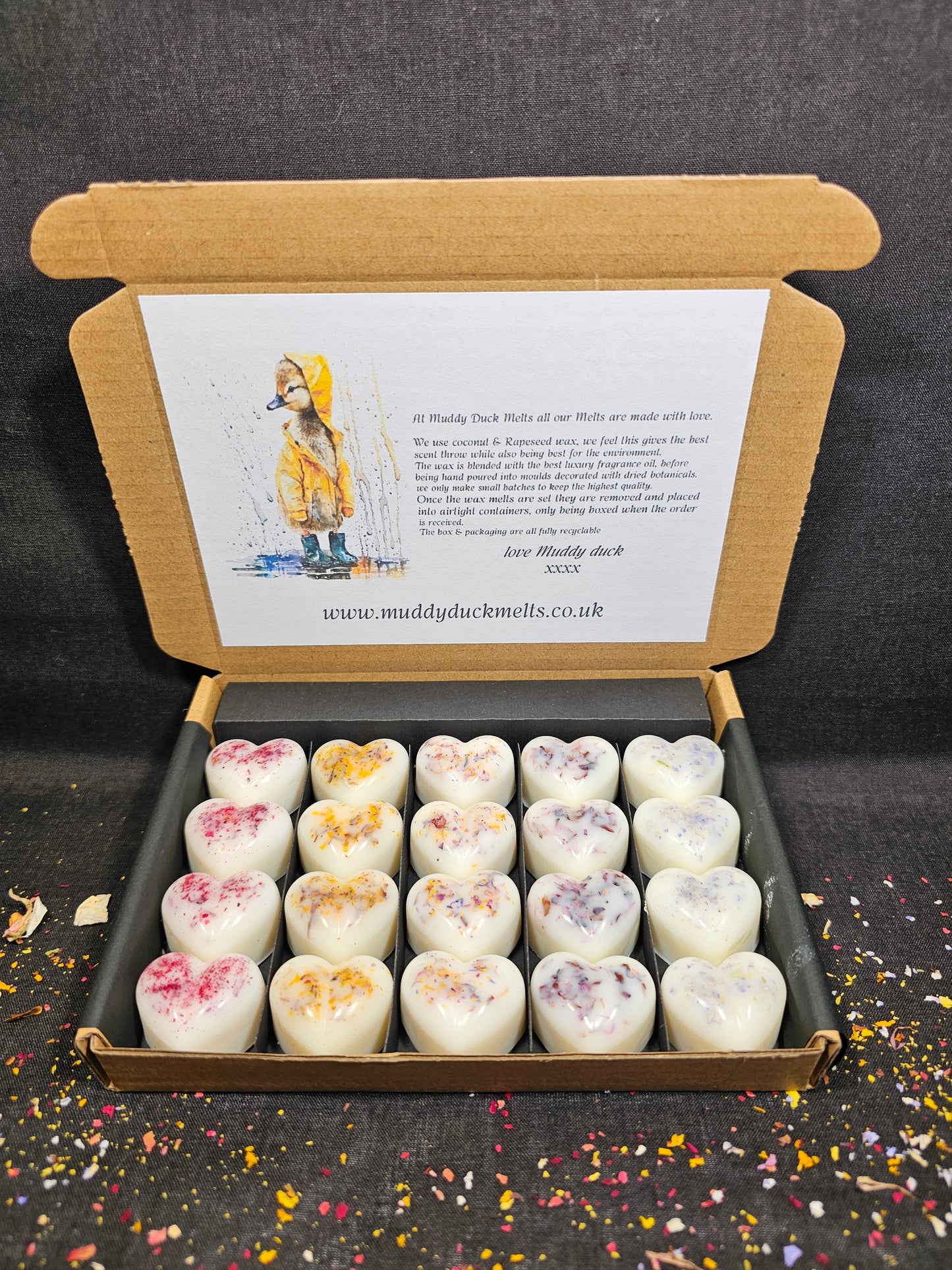 Cosy Night's collection of 20 wax melts in a gift box